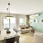 Abbott - 1 Min From The - 100m2 - Sleeps 8