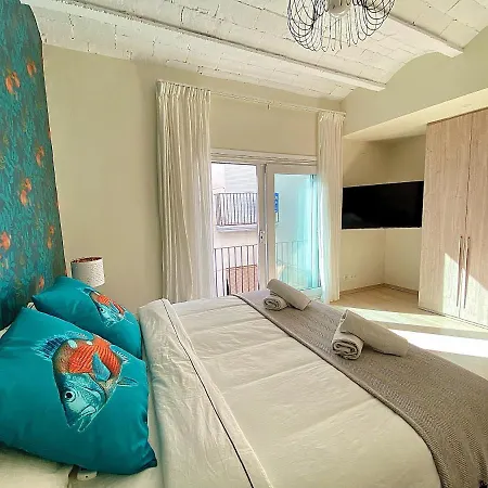 Abbott - 1 Min From The - 100m2 - Sleeps 8 Lägenhet *