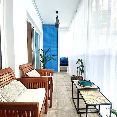 Abbott - 1 Min From The - 100m2 - Sleeps 8