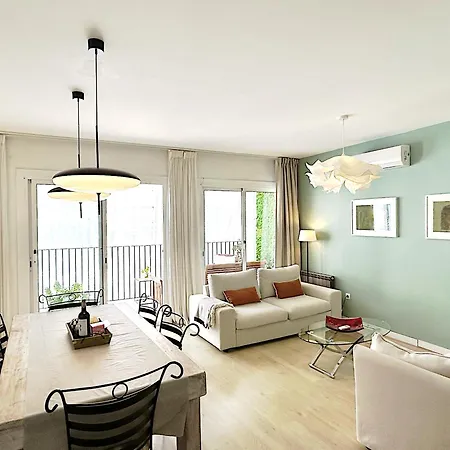 Abbott - 1 Min From The - 100m2 - Sleeps 8