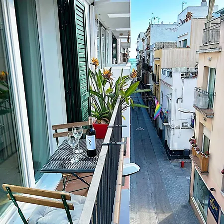 Apartment Abbott - 1 Min From The - 100m2 - Sleeps 8 Sitges