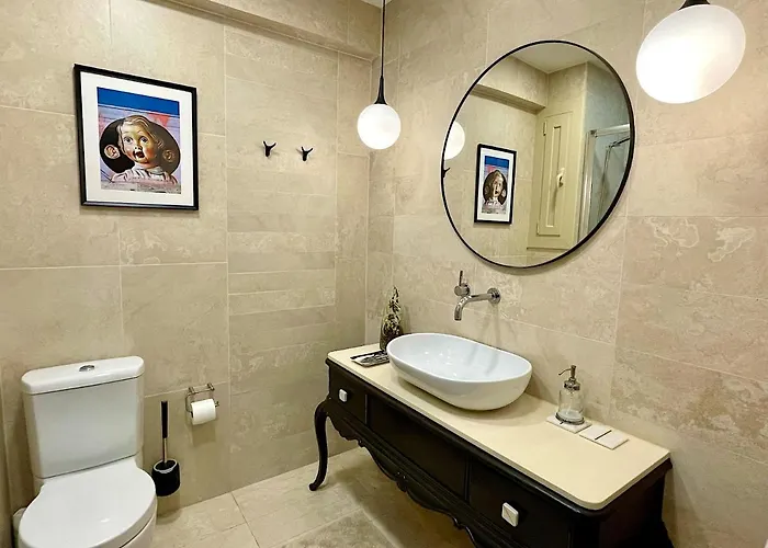 Abbott - 1 Min From The - 100m2 - Sleeps 8 * 锡切斯