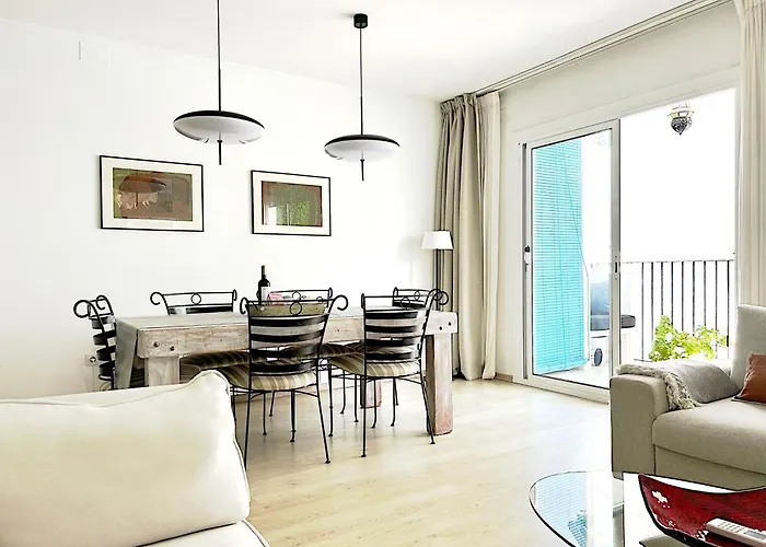 Abbott - 1 Min From The - 100m2 - Sleeps 8 Sitges