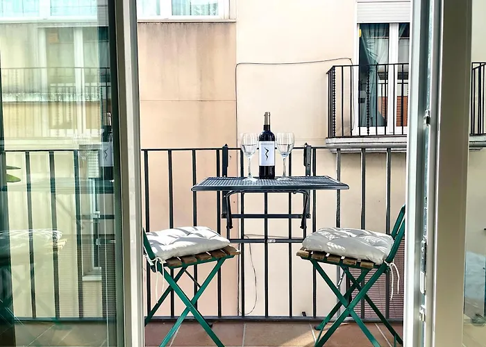 Abbott - 1 Min From The - 100m2 - Sleeps 8 * Sitges