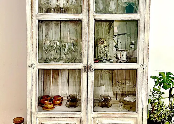 Abbott - 1 Min From The - 100m2 - Sleeps 8