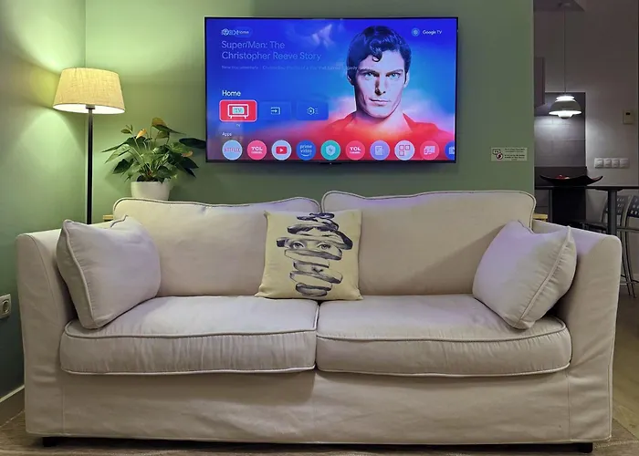 Abbott - 1 Min From The - 100m2 - Sleeps 8 锡切斯