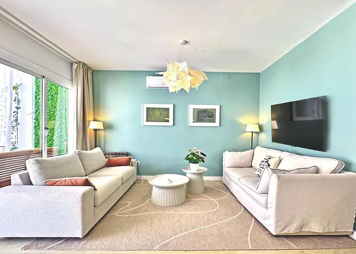 Abbott - 1 Min From The - 100m2 - Sleeps 8