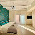 Апартаменты Abbott - 1 Min From The - 100m2 - Sleeps 8 *