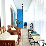 Abbott - 1 Min From The - 100m2 - Sleeps 8